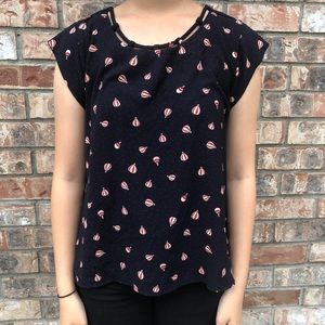 Flowy shirt with hot air balloon pattern